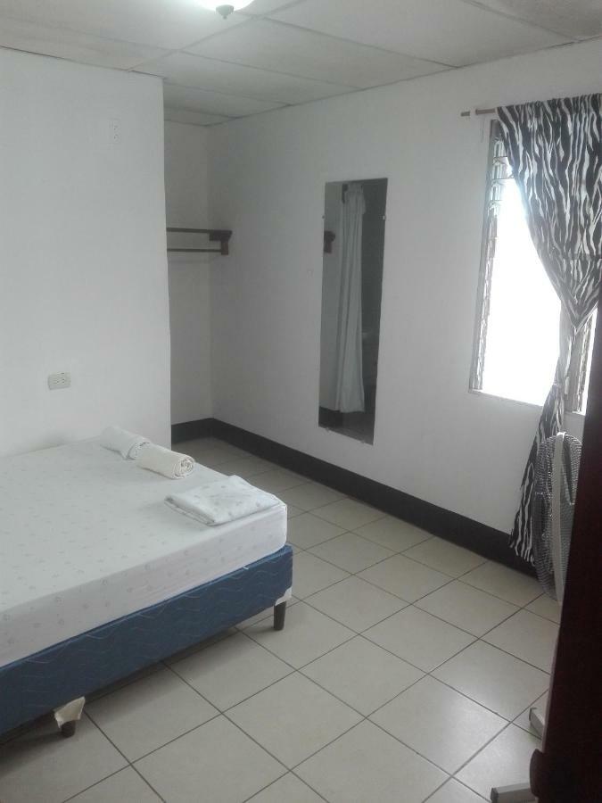 Hostal Don Frank Сан-Карлос Экстерьер фото